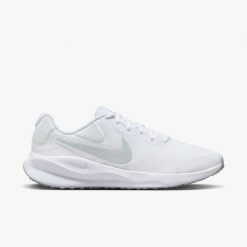 Buty do biegania męskie Nike Revolution 7. Białe buty do biegania męskie Nike, bez wzorów, z gumy, bez zapięcia, do biegania, nike revolution. Za 309.99 zł.