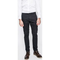 Only & Sons - Spodnie. Spodnie na co dzień męskie marki Only & Sons. W wyprzedaży za 49.90 zł.