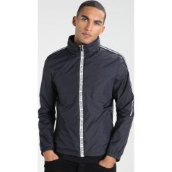 Antony Morato Kurtka wiosenna deep blu. Niebieskie kurtki męskie Antony Morato, z materiału. W wyprzedaży za 343.20 zł.