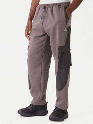 Adidas Spodnie dresowe JV8022 Brązowy Regular Fit. Brązowe spodnie dresowe męskie ADIDAS, bez wzorów, z bawełny. Za 529.99 zł.