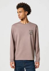 MESKA KOSZULKA WRANGLER LS GRAPHIC TEE IRON 112357313. Koszulki męskie z długim rękawem Wrangler, xl, bez wzorów, bez kołnierzyka, bez ramiączek. Za 89.99 zł.