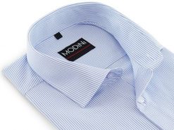 Koszula męska z krótkim rękawem w biało-błękitny prążek DK3. Białe koszule męskie Modini Moda Męska, m, bez wzorów, z bawełny, bez kołnierzyka, bez ramiączek. W wyprzedaży za 148.50 zł.