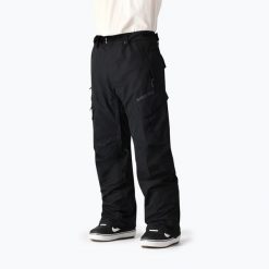 Spodnie snowboardowe męskie 686 Smarty 3-in-1 Cargo. Czarne spodnie narciarskie i snowboardowe męskie GEOLOGIC, bez wzorów, narciarskie. Za 809.99 zł.