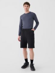 4F Spodenki casual męskie - czarne M. Czarne szorty męskie 4f, bez wzorów, z dresówki, casualowe. W wyprzedaży za 79.99 zł.