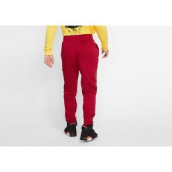 Spodnie męskie nike air jordan 23 alpha therma fleece pants gym red. Czerwone spodnie dresowe męskie Jordan, bez wzorów, z dresówki. Za 229.00 zł.