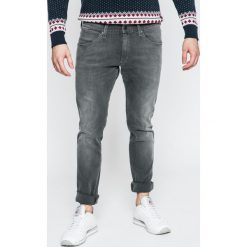 Wrangler - Jeansy. Jeansy męskie marki Wrangler. W wyprzedaży za 199.90 zł.