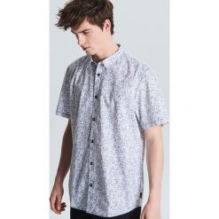 Koszula Rick and Morty - Biały. Koszule męskie marki Cropp. Za 69.99 zł.
