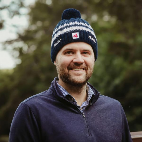 Czapka Eisbar Kova Pompon MÜ SA. Niebieskie czapki męskie Eisbar, bez wzorów, z wełny, sportowe. Za 249.90 zł.