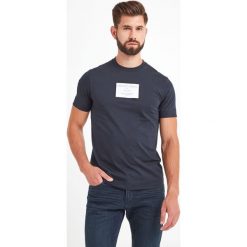 T-SHIRT EMPORIO ARMANI. T-shirty męskie Emporio Armani, m, bez wzorów, bez kołnierzyka, bez ramiączek. Za 419.00 zł.