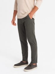 Jednolite męskie spodnie chino SLIM FIT khaki V3 OM-PACP-0183 S. Brązowe długie spodnie sportowe męskie Ombre, bez wzorów, sportowe. Za 317.70 zł.
