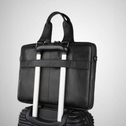 Torba męska na laptopa na ramię i do ręki skórzana czarna Paolo Peruzzi AL-09-BL. Czarne torby na laptopa męskie bez wzorów, z materiału. Za 369.00 zł.