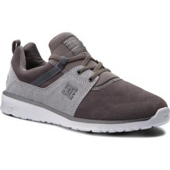 Sneakersy DC - Heathrow Se ADYS700073 Grey/White. Szare buty sportowe na co dzień męskie DC, z materiału. W wyprzedaży za 249.00 zł.