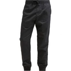Carhartt WIP MADISON TRABUCO Spodnie materiałowe black rinsed. Spodnie na co dzień męskie marki Carhartt WIP. Za 419.00 zł.