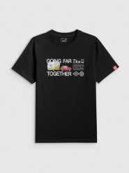 4F T-shirt regular z nadrukiem męski - czarny M. Czarne t-shirty męskie 4f, m, bez wzorów, z bawełny, bez kołnierzyka, bez ramiączek. Za 79.99 zł.