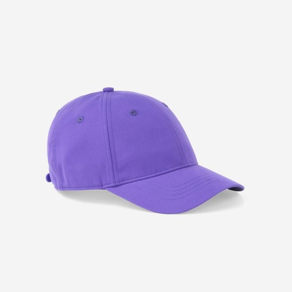 Czapka z daszkiem TC 500 rozm. 56 Kuikma. Fioletowe czapki męskie KUIKMA, bez wzorów, z materiału, sportowe. Za 29.99 zł.