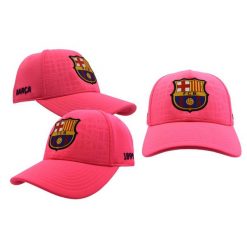 Czapka z daszkiem FC Barcelona Jr - oficjalna licencjonowana. Czerwone czapki męskie FC Barcelona, bez wzorów, sportowe. Za 109.00 zł.