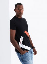 Bawełniany męski t-shirt z kontrastowym dwukolorowym printem – czarny V1 - Rozmiar: L. Czarne t-shirty męskie Ombre Clothing, l, bez wzorów, z bawełny, bez kołnierzyka, bez ramiączek. W wyprzedaży za 29.99 zł.