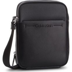 Saszetka CALVIN KLEIN - Flex 2 Gusset Ipad Mini Reporter K50K504394 001. Saszetki męskie marki Calvin Klein. Za 359.00 zł.