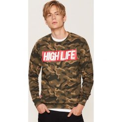 Bluza camo z napisem - Beżowy. Bluzy nierozpinane męskie marki House. W wyprzedaży za 49.99 zł.