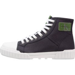 Calvin Klein Jeans BINX Sneakersy wysokie indigo. Buty sportowe na co dzień męskie marki Calvin Klein Jeans. W wyprzedaży za 455.20 zł.