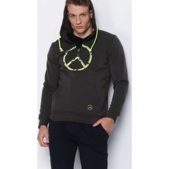 Ciemnozielona Bluza No Regrets. Bluzy nierozpinane męskie marki Born2be. Za 59.99 zł.