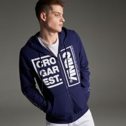 Rozpinana bluza z kapturem - Fioletowy. Bluzy rozpinane męskie marki Cropp. Za 129.99 zł.