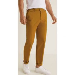 Mango Man - Spodnie Berlin3. Szare eleganckie spodnie męskie Mango Man, z bawełny, casualowe. Za 199.90 zł.