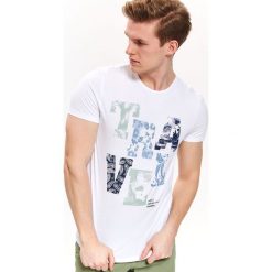 T-SHIRT Z NADRUKIEM. T-shirty męskie marki TOP SECRET. Za 39.99 zł.