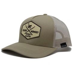 Czapka Trucker - 5 Paneli / Z Recyklingu (Beżowy/Kaki). Zielone czapki męskie SURF MONKEY, z aplikacjami, sportowe. Za 159.95 zł.