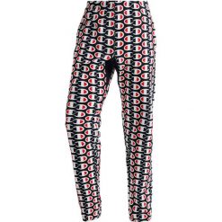Champion Reverse Weave Spodnie treningowe navy. Niebieskie długie spodnie sportowe męskie Champion Reverse Weave, z bawełny. Za 359.00 zł.