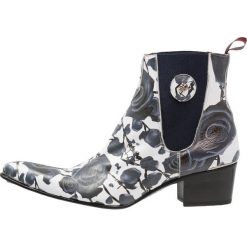 Jeffery West SYLVIAN CHELSEA Botki kowbojki i motocyklowe white/dark blue. Buty zimowe męskie marki Jeffery West. W wyprzedaży za 707.85 zł.