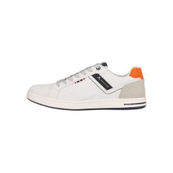 Sneakersy Whistler Marpe. Białe buty sportowe na co dzień męskie Whistler, bez wzorów, sportowe, bez ramiączek, bez kaptura. Za 233.00 zł.