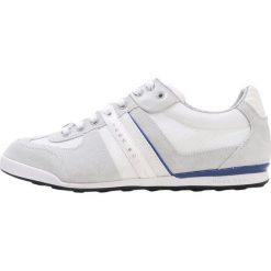 BOSS ATHLEISURE AKEEN Sneakersy niskie open white. Białe trampki męskie BOSS ATHLEISURE, z materiału. W wyprzedaży za 408.85 zł.