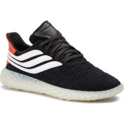 Buty adidas - Sobakov BD7549 Cblack/Owhite/Rawamb. Buty sportowe na co dzień męskie marki ADIDAS. W wyprzedaży za 399.00 zł.