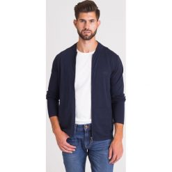 GRANATOWY SWETER JOOP! COLLECTION ROZPINANY. Niebieskie kardigany męskie JOOP! Jeans, bez wzorów, klasyczne, bez kołnierzyka, bez ramiączek. Za 349.50 zł.