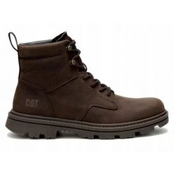 Buty męskie sportowe do chodzenia Caterpillar PRACTITIONER MID BOOTS. Brązowe buty do biegania męskie CATerpillar, na zimę, bez wzorów, bez zapięcia, trekkingowe. W wyprzedaży za 429.00 zł.