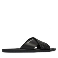 Klapki KARL LAGERFELD. Czarne klapki i japonki męskie KARL LAGERFELD, bez wzorów. Za 589.99 zł.