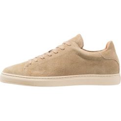 Selected Homme SLHDAVID TRAINER Sneakersy niskie oyster gray. Szare buty sportowe na co dzień męskie Selected Homme, z materiału. Za 419.00 zł.