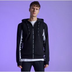 Rozpinana bluza z kapturem kolekcja Whatever - Czarny. Bluzy rozpinane męskie marki Cropp. Za 139.99 zł.