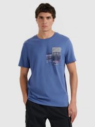 4F T-shirt regular z nadrukiem męski - granatowy S. Niebieskie t-shirty męskie 4f, m, bez wzorów, bez kołnierzyka, bez ramiączek. Za 69.99 zł.