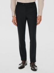PAKO LORENTE – Spodnie garniturowe w kolorze czarnym. Czarne eleganckie spodnie męskie Pako Lorente, bez wzorów, z elastanu, biznesowe. Za 599.99 zł.