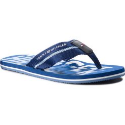 Japonki TOMMY HILFIGER - Bold Hilfiger Beach Sandal FM0FM01367 Monaco Blue 408. Klapki i japonki męskie marki Tommy Hilfiger. W wyprzedaży za 139.00 zł.