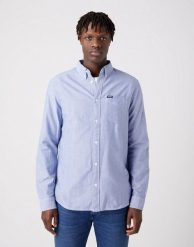 WRANGLER LS 1 PKT BUTTON DOWN MĘSKA KOSZULA MATERIAŁOWA MATERIAŁ BLUE TINT W5B1BMX7K 112320866. Niebieskie koszule męskie Wrangler, m, bez wzorów, z materiału, bez kołnierzyka, bez ramiączek. Za 149.99 zł.