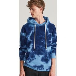 Bluza z kapturem tie-dye - Granatowy. Bluzy nierozpinane męskie marki Reserved. Za 139.99 zł.