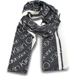 Szal CALVIN KLEIN - Burn Out Calvin Klei K60K604706 101. Szaliki męskie marki Giacomo Conti. W wyprzedaży za 199.00 zł.