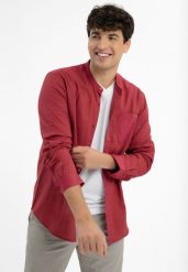 Bawełniana koszula, Regular Fit, K-BASTO. Czerwone koszule męskie Volcano, m, bez wzorów, z bawełny, bez kołnierzyka, bez ramiączek. Za 149.99 zł.