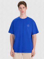 4F T-shirt oversize z nadrukiem męski - niebieski L. Niebieskie t-shirty męskie 4f, l, bez wzorów, z bawełny, bez kołnierzyka, bez ramiączek. W wyprzedaży za 39.99 zł.