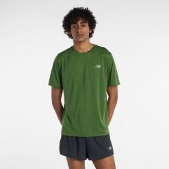 Koszulka męska New Balance MT41253DAA – zielona. Zielone t-shirty sportowe męskie New Balance, l, bez wzorów, z materiału, sportowe, bez ramiączek. Za 199.99 zł.