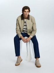 Kurtka z kołnierzem - beżowy. Brązowe kurtki męskie Reserved, l, bez wzorów, z bawełny, bez ramiączek, bez kaptura. Za 179.99 zł.