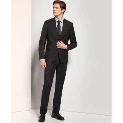 SPODNIE DŁUGIE MĘSKIE KLASYCZNE. Eleganckie spodnie męskie marki TOP SECRET. W wyprzedaży za 39.99 zł.